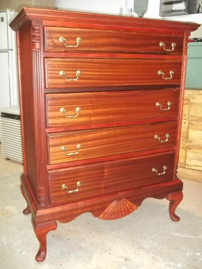 commode en acajou année 1920   $350.00